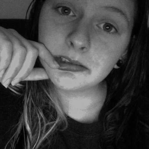 hi I'm Madii and I'm obsessed with cats.
