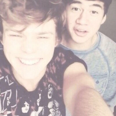 appreciashton's profile picture. I need to meet 5sos to thank them for ruining my life, because by ruining it they made it better.