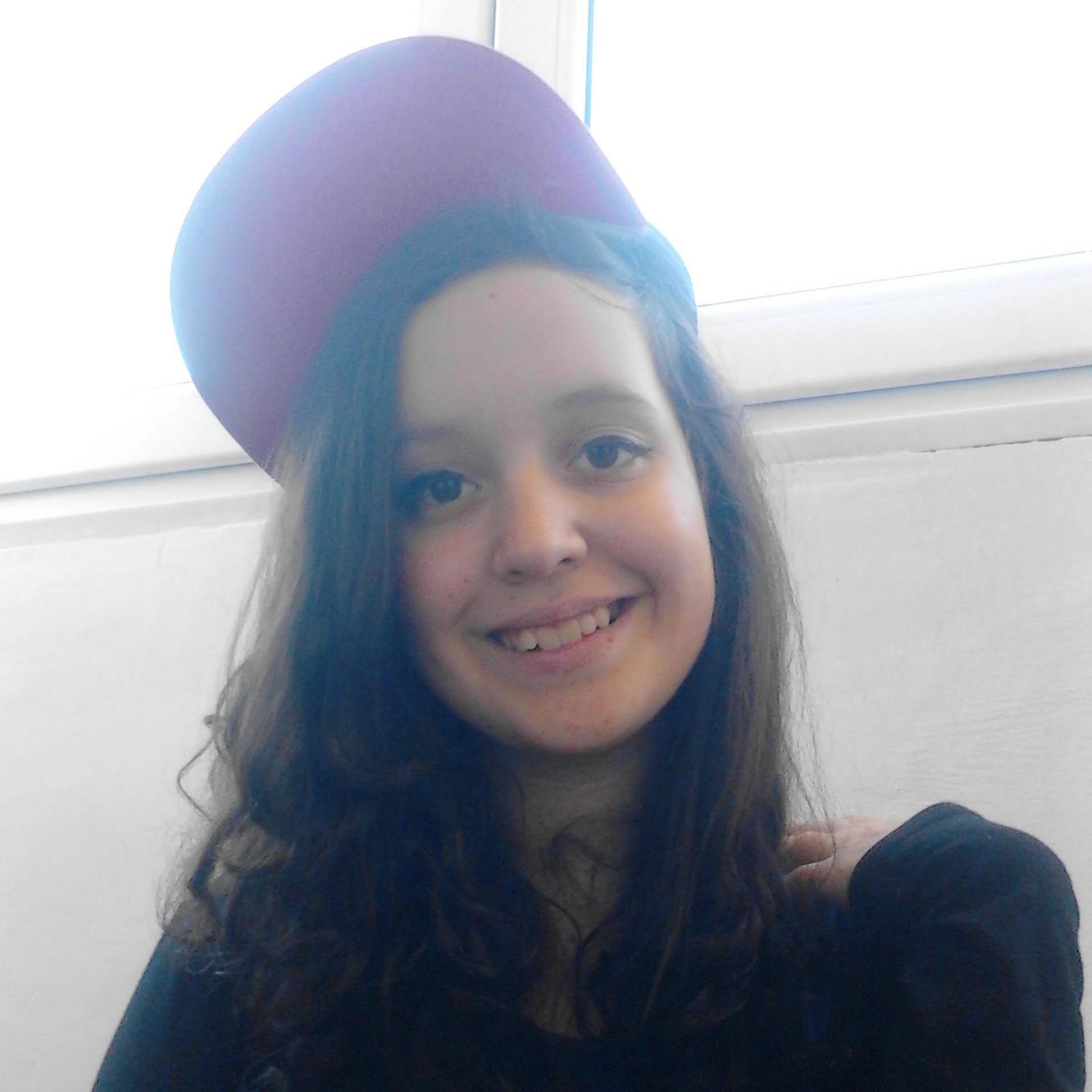 i follow back ;) :3 i'm proud belieber ! xx.  My name is Anelia.15 years old , from Bulgaria  :)  Instagram - aniigolemanowa , snapchat - anii1699