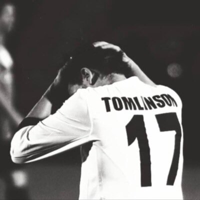 Don't folow me folow @trxyler_ ❤️
For a follow back tweet her 'donut' and rt the link in her bio please ❤️ love you ❤️