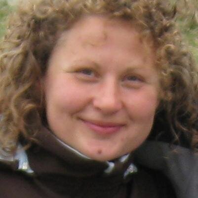 I tweet mostly about environmental problems, solar energy, food, health, fishery and electric cars.