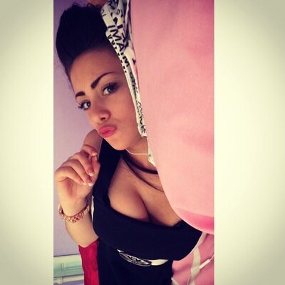 Pin : 7E32996E 
Snapchat: maisieravenx