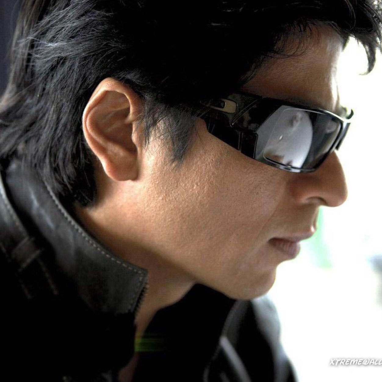 Die Hard Fan Of @iamsrk...!!! I tweet to Paticipate in trends Related To SHAH RUKH KHAN... !!