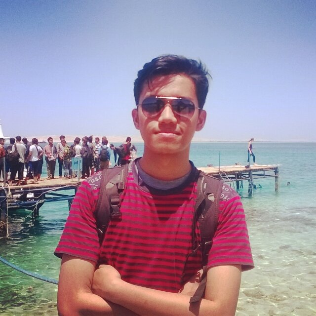 simple college student, islamic style, freelance writer, high dreamer.