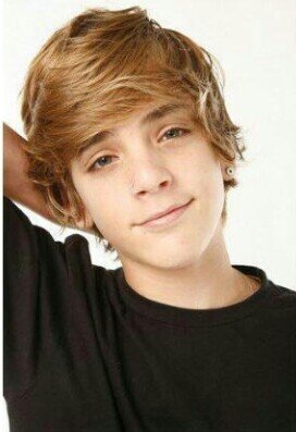 -Belieber-. Sigueme y te sigo;)