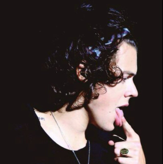 xbelongtoharry's profile picture. 280614 best day of my life. 
You made me fall in love again @onedirection. 

010294 Holmes Chapel ❤️