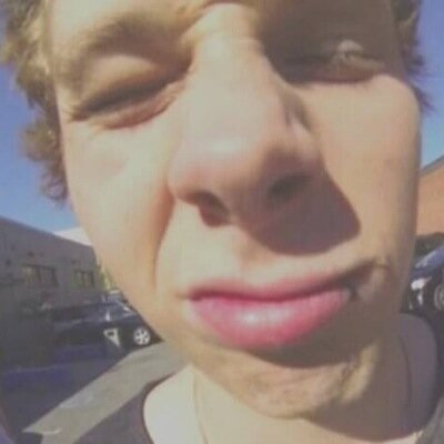 you just got a free follow from @nixllaussie rt this or you lose your follow https://t.co/j8MckXRx8Y