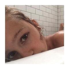 tafefobia's profile picture. i mostly think about killing myself and sex