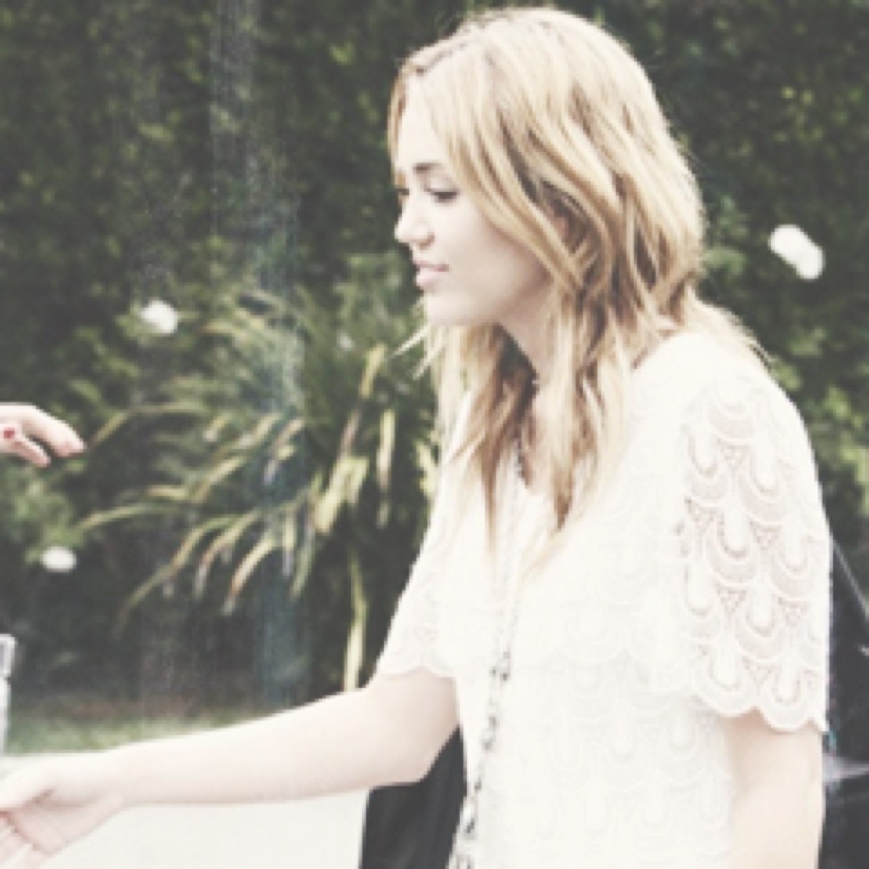 EleanorGaleLU's profile picture. What do you want me to do? Dress in drag and do the hula? {21||Witch}