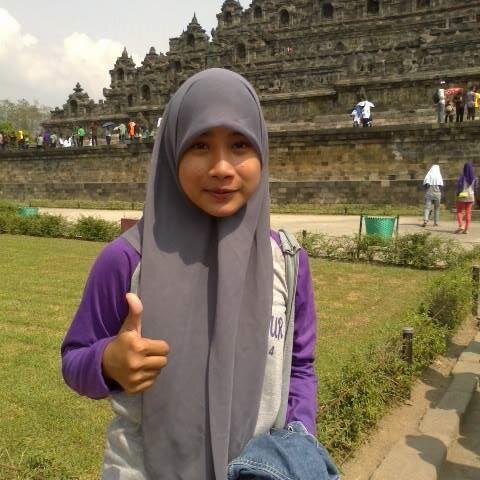 riskanabellah1's profile picture. 