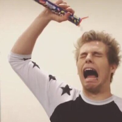 free follow from @punkdatluke follow back if u r in a fandom you can also rt the link in the web section