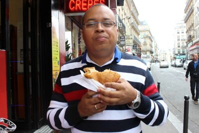 Apaixonado pela esposa e pela família, carioca, flamenguista, leitor voraz e estudante de Arquitetura e urbanismo e futuro pritzker.