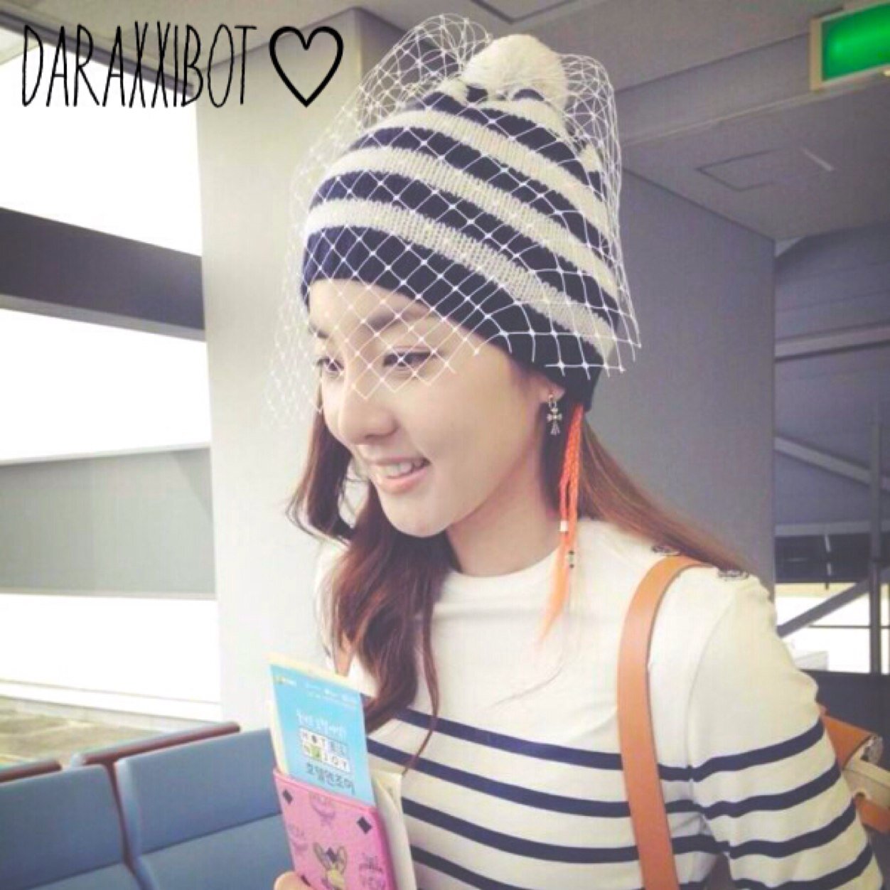 Hi dara of 2NE1 i'm bot not real i'm want to talk with my fan and my friend on bot (payong payong~) ♡ แท็ก #FORBIDDENNAKRUB my family