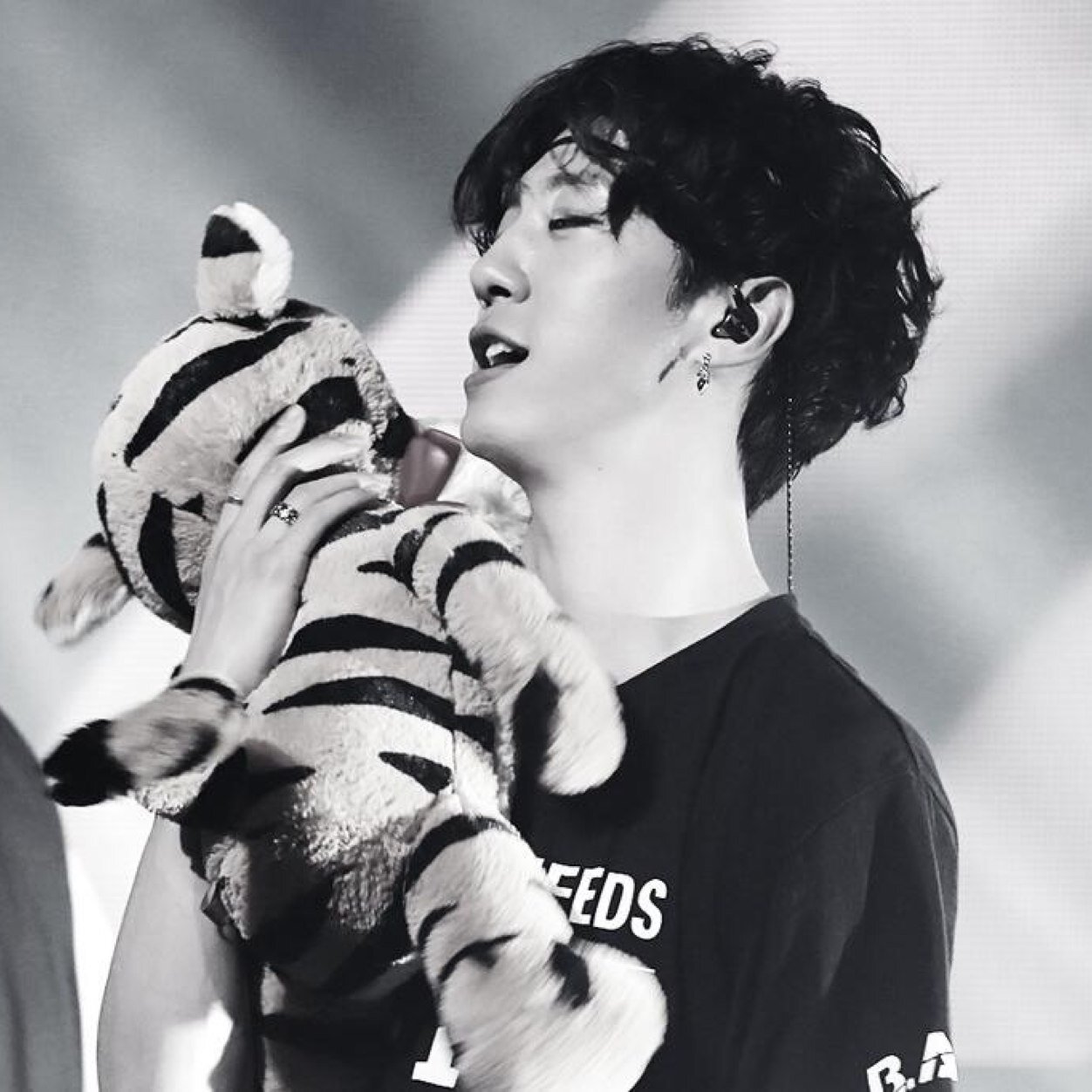 Leader B.A.P! i'm just bot ok? ผมหล่อ เท่ เถื่อน น่ารัก(?) ไม่เชื่อลองฟอลผมสิ-.- ( Real : @BAP_Bangyongguk )