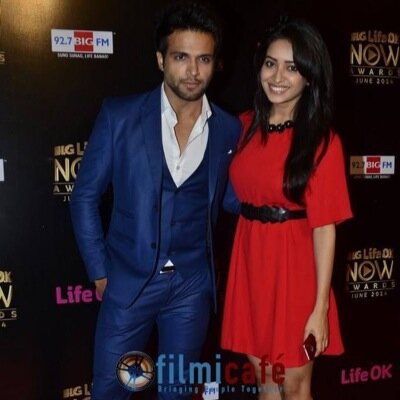 A dieheart fan of Ashvik! love them soooooo much! That 'much' has no end! Hav a huge gal crush on Asha & more dan dat having a HUGE crush on Rithvik!