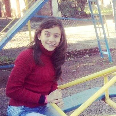 O importante é curtir a vida do jeito certo ou errado , feliz ou com lágrimas nos olhos , abracando ou beijando , amando ou não isso é a vida :) :3