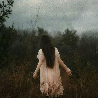 NegrosComplejos's profile picture. Soñando con ser guapa,o por lo menos quererme....  Sin autoestima,con cortes-
Debajo de mi grasa.