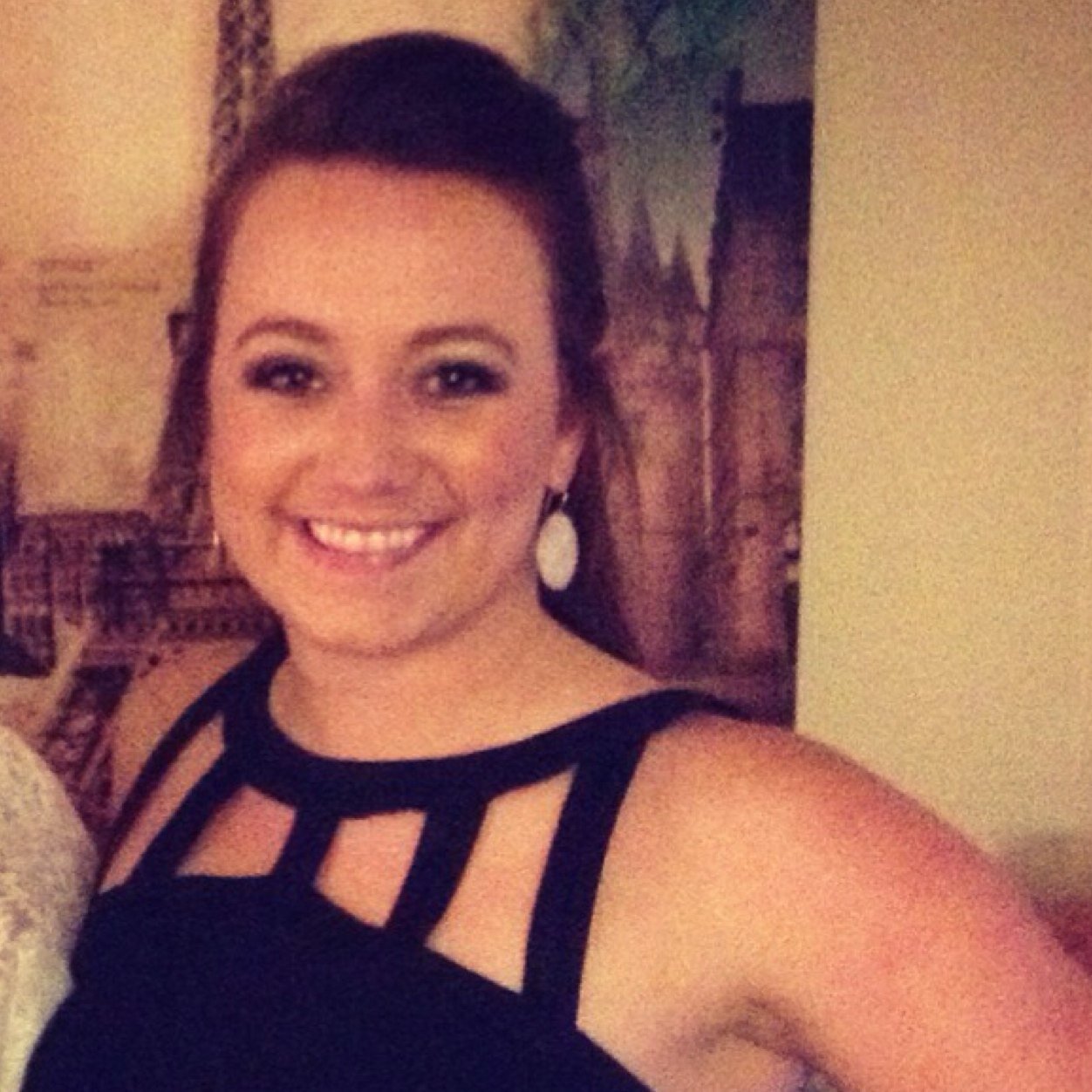 SarahLyons11's profile picture. 