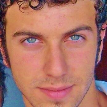 Saggio alchimista.Vivo la notte.Non sono un vampiro.Solo uno studente Modello nel tempo libero :) Faccio l'amore con il sapore
