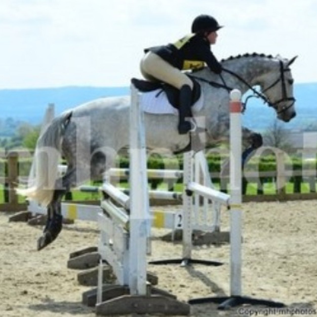 Follow my instagram @sarahtennentequestrian// Sponsored by Selwood Equine!