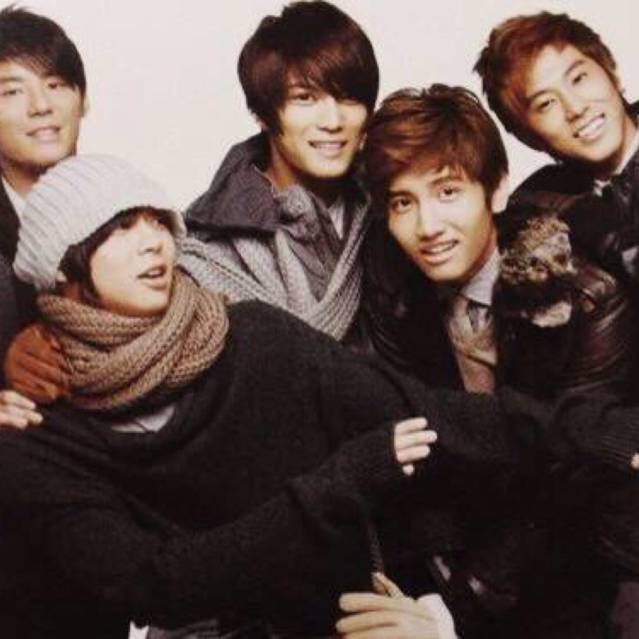 LOVE DB5K ~& f(x) and i think they are the best thing in K-pop i dont have a bias cuz all of them are so perfect ot10 ... 東方神起5 AKTF ..f（x）は最高です