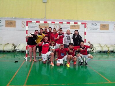 Portero de futbol sala,elegido mejor jugador de la final santiponce 2013.El equipo de mi corazon es el parke