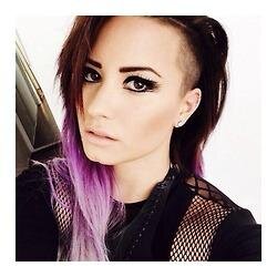 Bienvenue sur ta source française sur la talentueuse chanteuse et actrice Demi Lovato ! Tu trouveras ici : infos, facts, photos, concours.. ♡