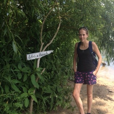 cptgal's profile picture. just a really happy person