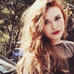 CrimsonBeaute's profile picture. 'Who says that my dreams have to stay just my dreams?' | Gryffindor | Sixth year |#DisneyCrossover