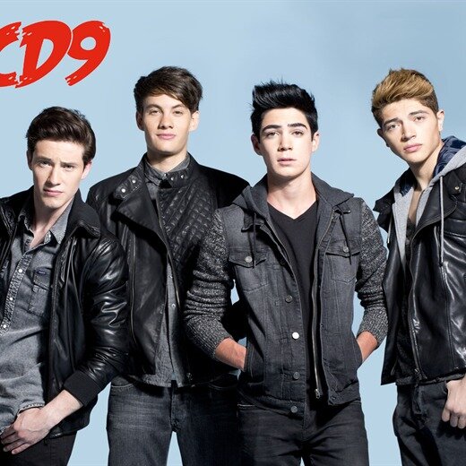 Soy un chico que le gusta Unionj,One direction,The wanted y en mis tiempos libres juego futbol