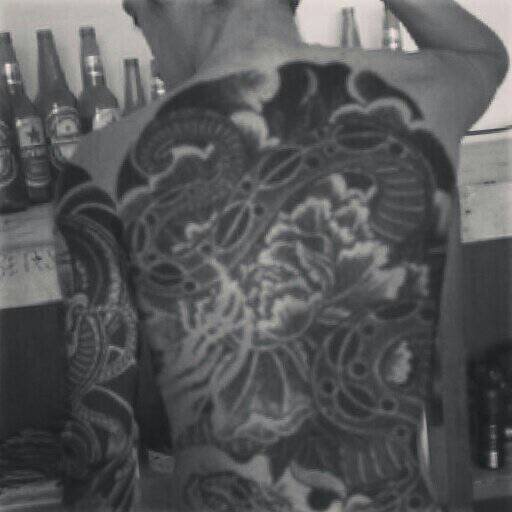 .netral
.bebas sopan
.cuek
.dingin
.AREMANIA
.anak baik-baik :p