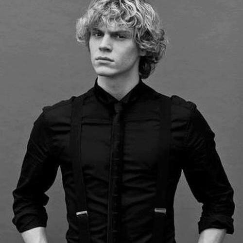 Hi. I'm Tate. I'm dead... Wanna hook up? /TAINT/ Probablemente sea la persona más desequilibrada y atractiva que conozcas. Mato gente que me gusta. #AHSrp