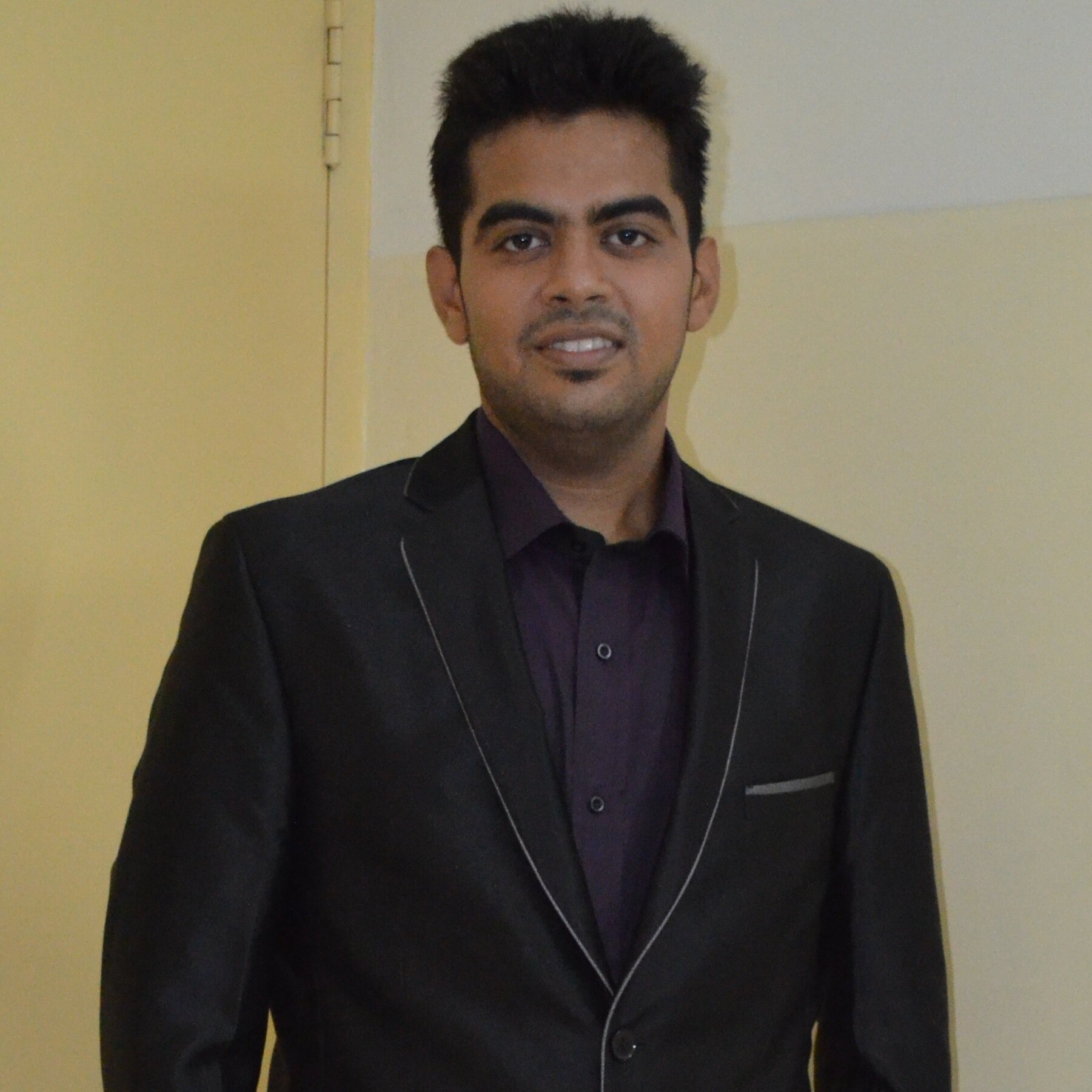 Trying to come out of my comfort zone and few commitments to enter my dream World !