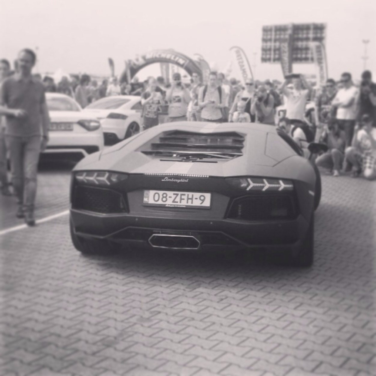 hobby pictures of supercars! follow and i follow back! every week new pictures!