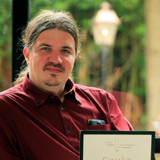 Ambassadeur du Champagne BE2013 - writer of the Champagne Quizzitch and the website http://t.co/g0TjHas6Ox