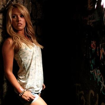 Queen Bee of Marshall High School. I may not be your cup of tea, but I'm your 10th shot of tequila. [Star-Crossed RP ||  Currently Inactive || #Draylor ♥ ]
