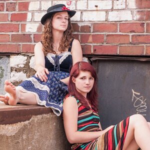 (Martha & Allie) Self-coined “raunch-folk” musicians, these sultry-voiced felines deliver sassy stylings & cheeky humor in a captivating & quirky performance.