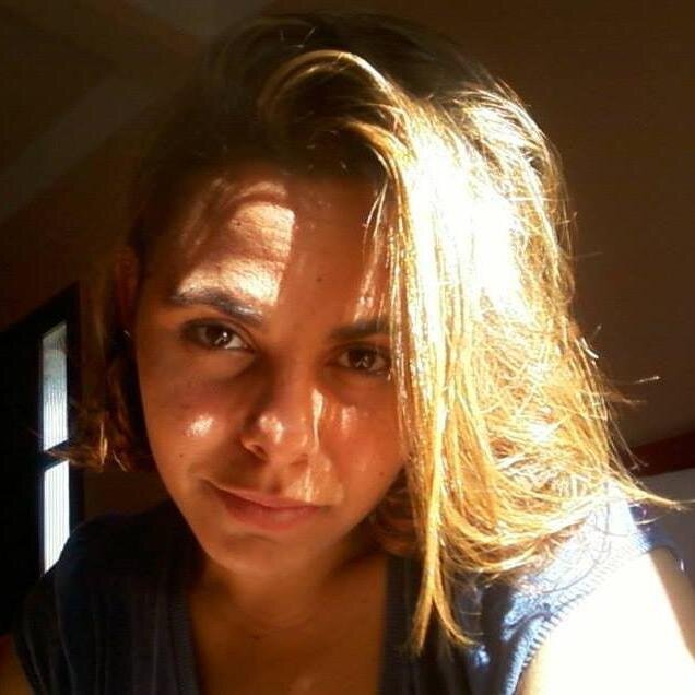 Linda
Inteligente
Segura de si 
http://t.co/tafnTiKfWm