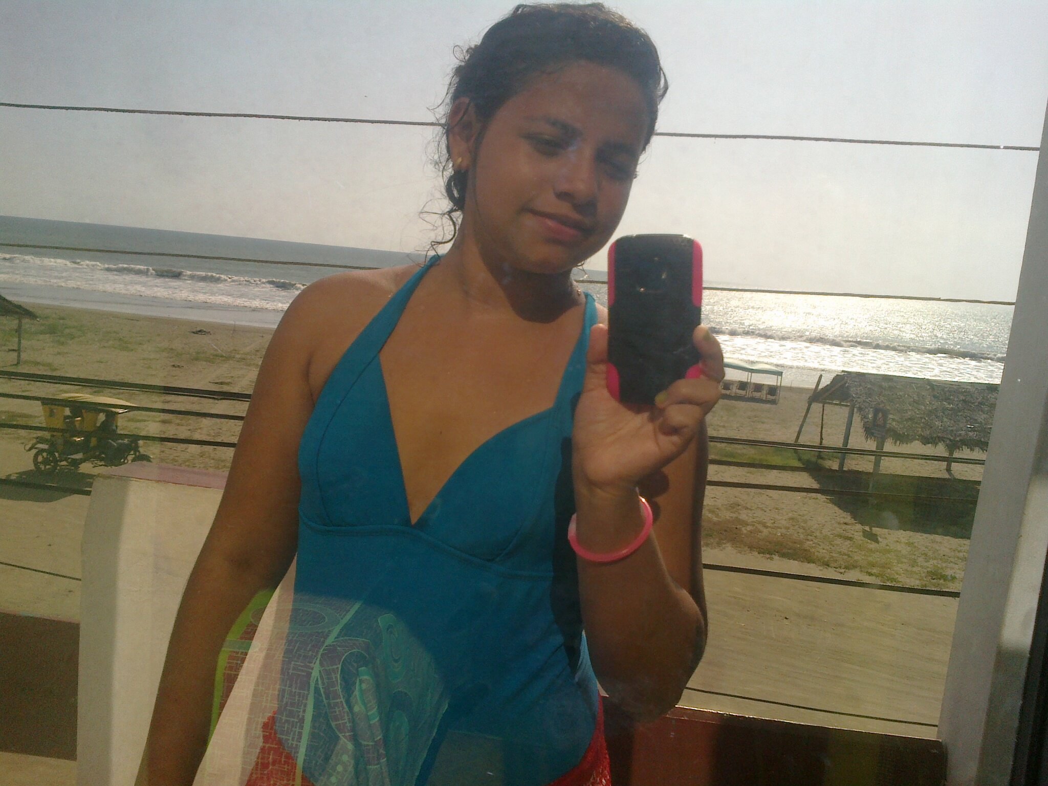He....
Aprendiido a....
Llorar en Ziilenciio :$