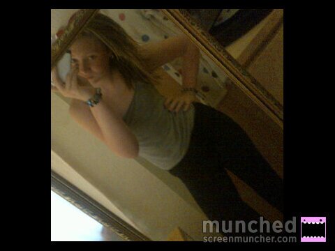 katiehobbs13's profile picture. Fuck the bio follow me and ile follow back,what about a dm too:)