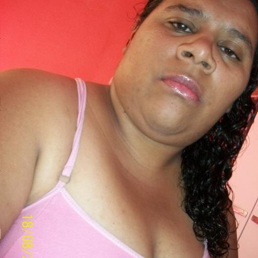 extrovertida,amiga,sincera e elegante