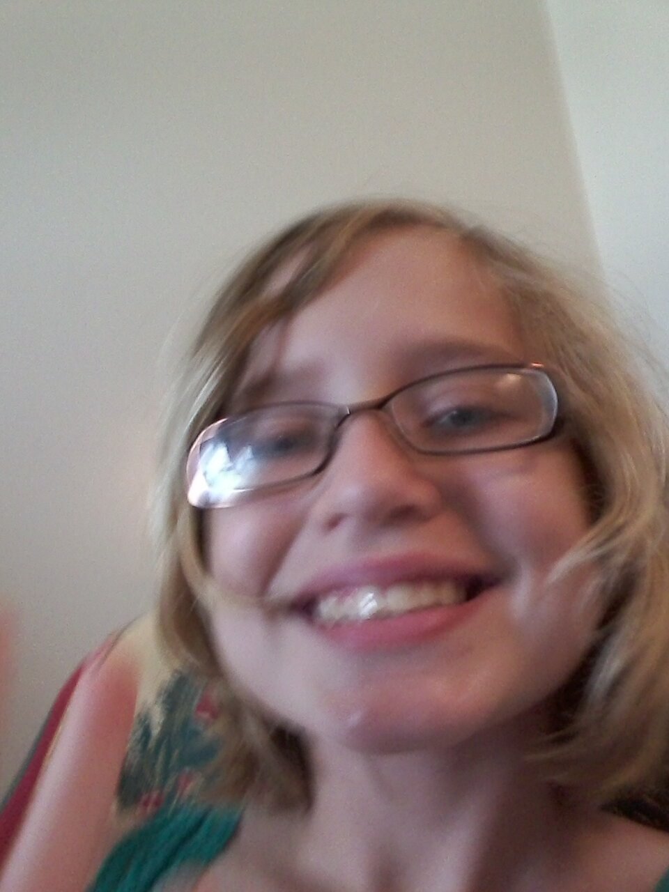 directioner,hungry all of time,really good speller,likes soccer,loves music,loves to party,sassy,fun,can run pretty fast if i want 2,hav a thing 4 wolfs & owls