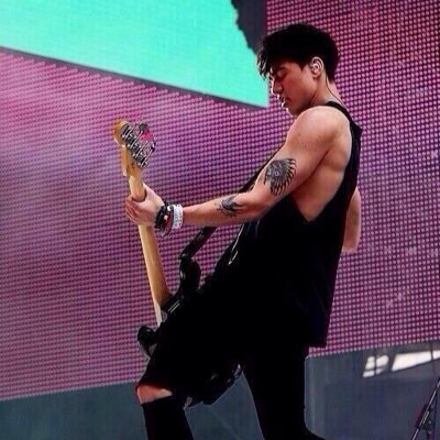 Courtesy of @ImCaIum5SOS :-)