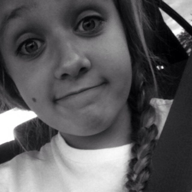 liv_young67's profile picture. Cute as a button every single one of you xx 1D 7-13-13