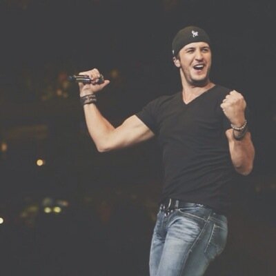 from crazy kids, to dirt road kings ♕     
           @lukebryanonline