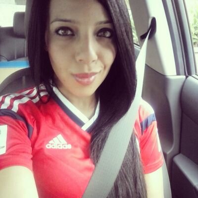 Locamente Enamorada Y Apasionada Por Mi Vida...
 En contra del maltrato animal..!