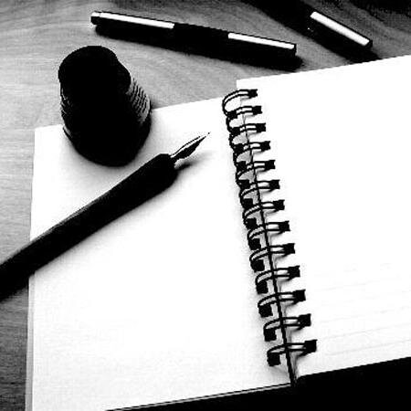 Rompecorazones. Habilidoso. Escribo para olvidar, dejar que las palabras se las lleve el tiempo. Desearas que lea todas las paginas de tu cuerpo.
