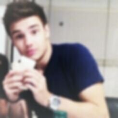 follow @sassyboyliam and ask for a follow back xx