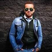 soy un gran rapero reguetonero y rockero
y escucho pop