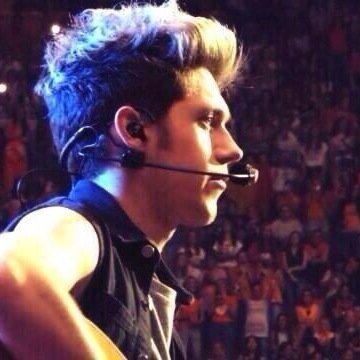 @18niallvans